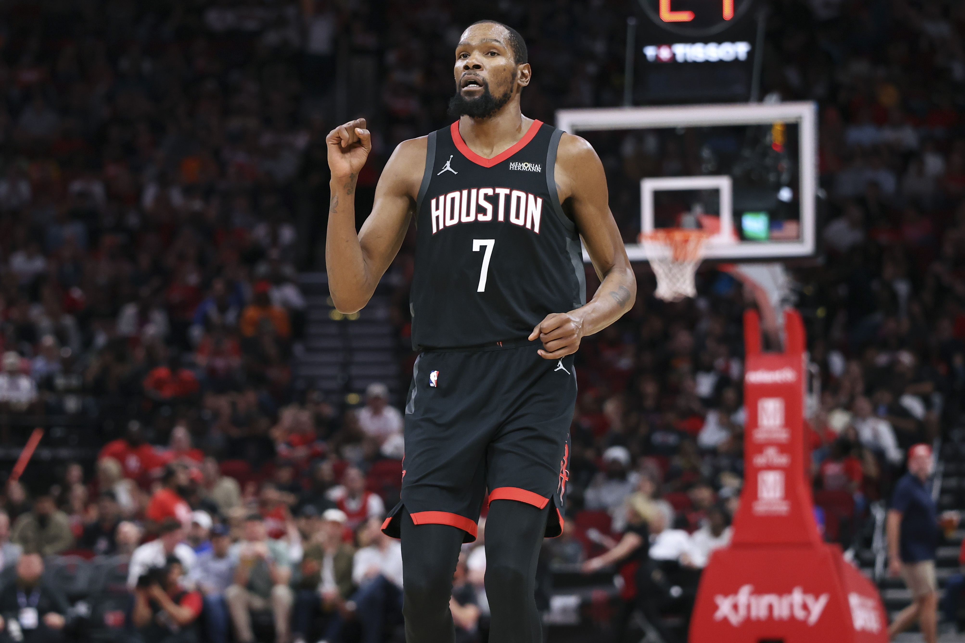 世界杯直播在线观看-抡冒烟了！杜兰特开局3中0后8中7 半场砍下18分2板3助2断