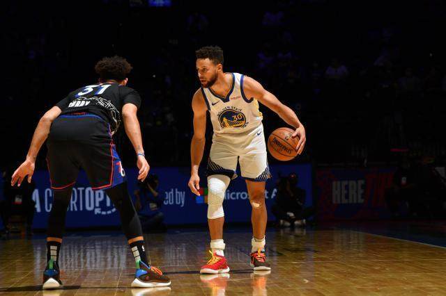 库里持续低迷究竟为何？双手接连受伤还改投篮包？